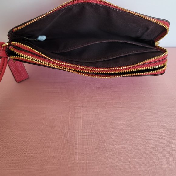 COACH Dempsey Double Zip Wristlet with Patch - Fuchsia color 🎈$98. ⭐ - Picture 14 of 16